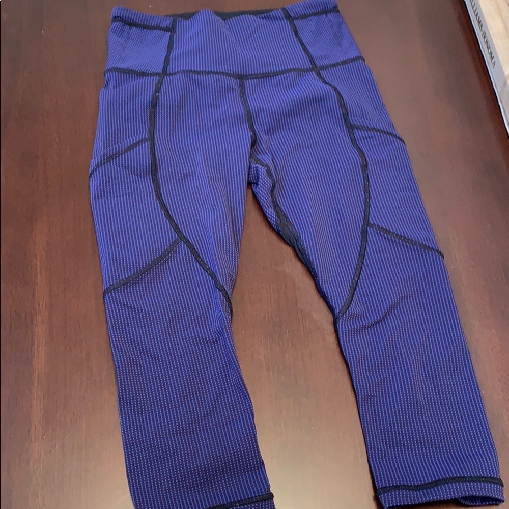 Lululemon outrun crop pants, geo print, 4